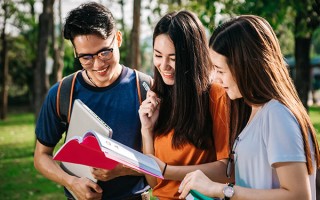 观澜富士康招聘网药学专业可以考教师资格证吗